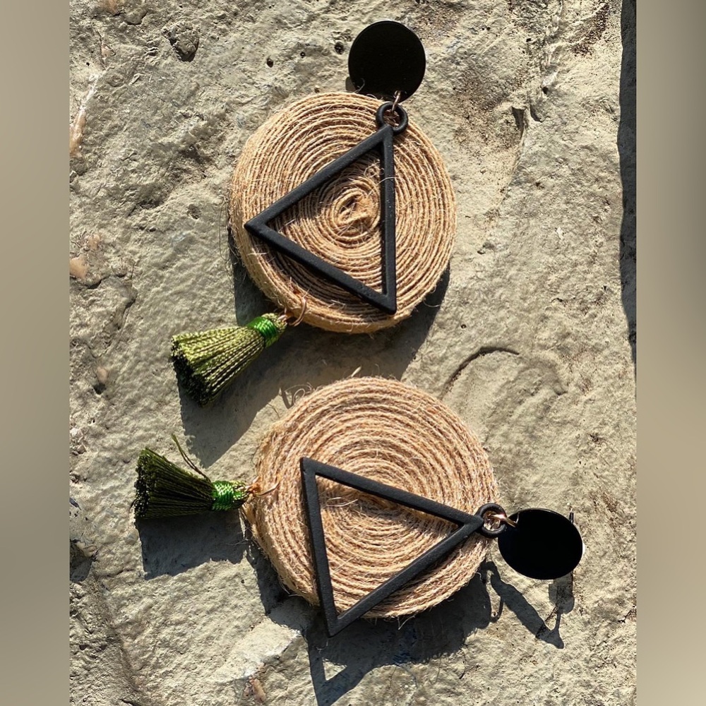 Light weight drop earrings.